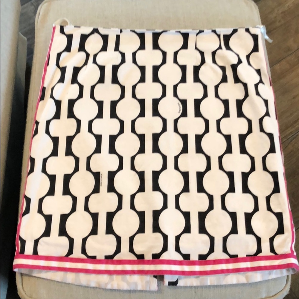 ♥️SOLD♥️Gretchen Scott black, white & pink skirt